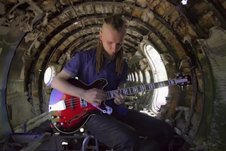 teach you play bass  online bass lessons