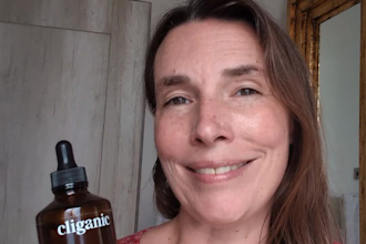 create mature female ugc spokesperson instagram reel