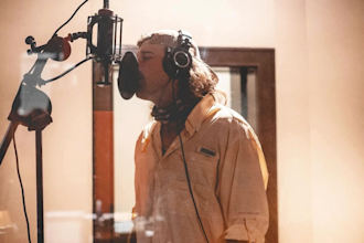 write and sing nashville male country music, country pop, country songs