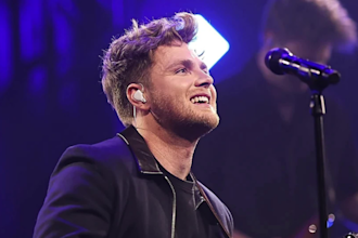 male country singer acoustic country guitarist country pop vocals country singer