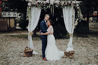 do cinematic wedding video editing with storytelling