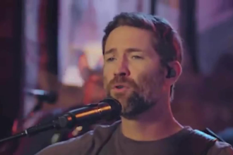 sing a professional male singer performance for  country song