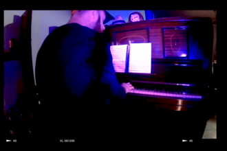 play jazz or blues piano for your music