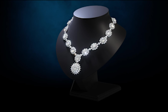 do fine jewelry realistic render animation 360 of necklace