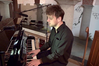 be your emotional pop piano, keyboard, synth player, pianist