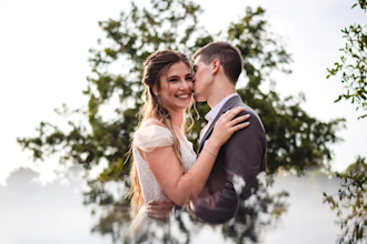 do wedding photo editing and retouching professionally