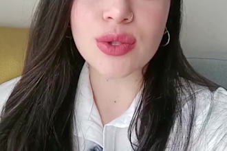 your professional female ugc creator for reels in spanish
