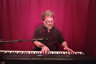 teach you to play piano in spanish