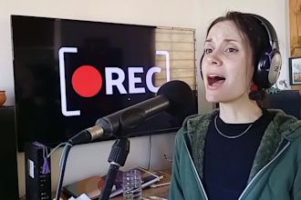sing your song in spanish, english or portuguese