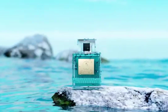 create a luxury 3d perfume animation 3d body spray bottle design 3d fragrance