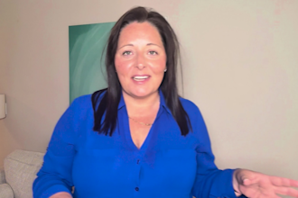 create female gen x selfie style ugc videos