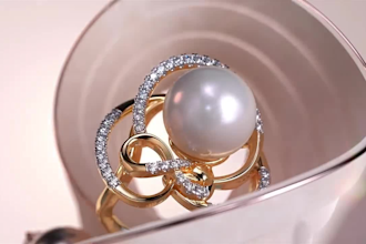 do hyper realistic complex 3d jewelry animations for your brand