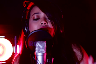 be your female singer in english or spanish