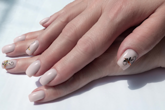 provide manicure and pedicure photo retouching