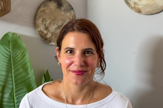 create english and spanish ugc videos