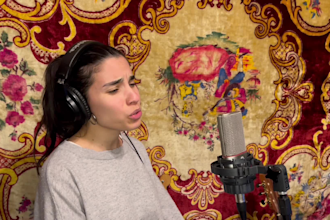 be your female vocalist in english and spanish