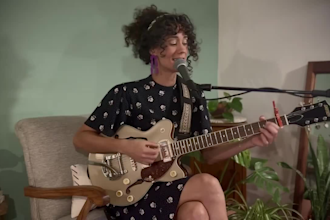 be your female singer in english and spanish