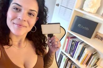 create female spokesperson ugc videos and dropshipping ads