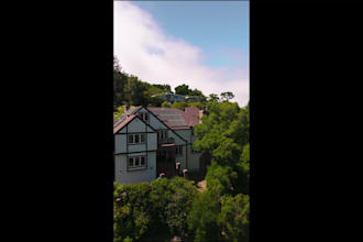 create a real estate edits with engaging speed ramping style