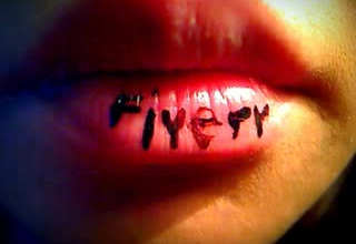 write any message on my lips and take photo