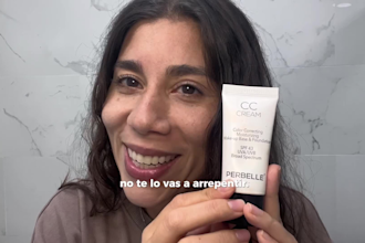 create female ugc video ads in spanish