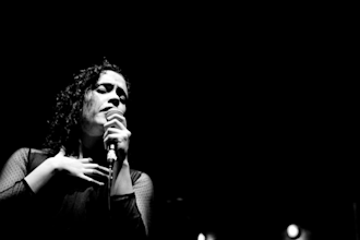 sing your melody in a jazzy style and in any language
