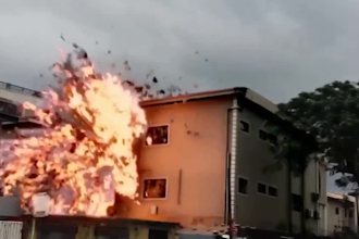 do vfx fire explosion visual effect fire attract gun shot rain smoke in houdini