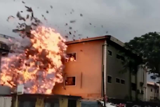 do vfx fire explosion visual effect fire attract gun shot rain smoke in houdini
