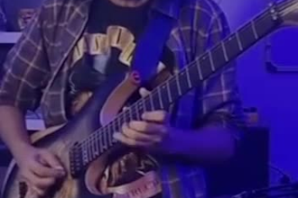 give you guitar lesson