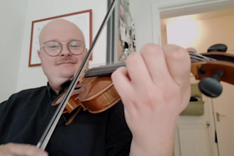 play a concert for you with solo traditional swedish music