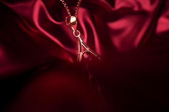 create expressive 3d jewelry renders that elevate your brand