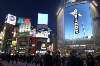 把你的视频放在日本东京的涩谷十字路口