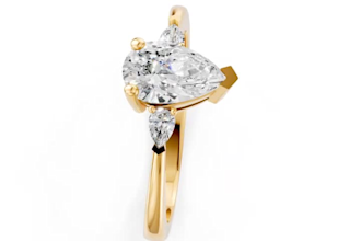 render 3d jewelry images and hand neck models and 3d jewelry animation