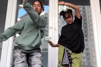 do viral choreography dance, group dance afrobeat tiktok dance, shuffle dance