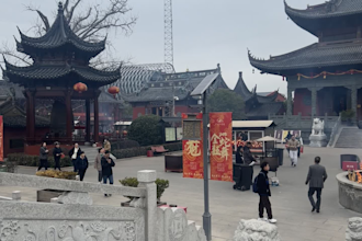 pray to the china god of wealth on your behalf