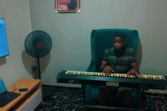 compose piano and keyboard ,backing tracks  and cover piano