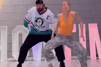 do viral tiktok dance, group choreography dance, hip hop dance, shuffle dance
