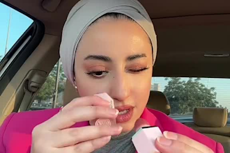 create unboxing arabic product videos