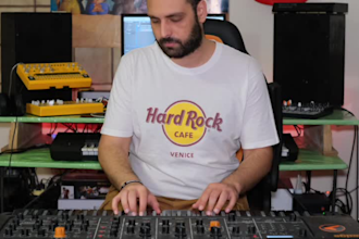 recording hip hop piano and electronic keyboard tracks
