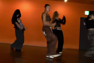 do perfect group dance, shuffle dance, choreography dance, to your music