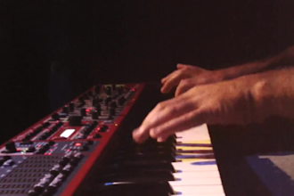 play a crazy fender rhodes solo