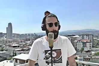 make vocals for your songs or covers help you with lyrics and vocal melodies
