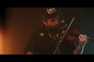 sing country pop song country music female pop singer