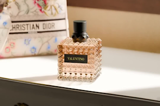 do 3d perfume animation, products animation, 3d modelling 3d fragrance animation
