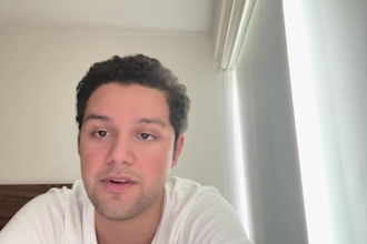 translate and write in spanish and english