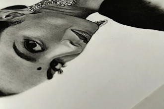 draw realistic portraits of people an their pets