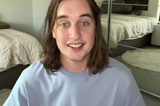 make australian male gen z ugc content for digital products