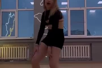 do tiktok dance, shuffle dance, group dance, hip hop dance, afro am piano dance