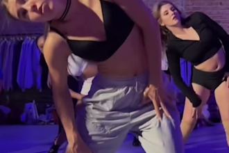 do viral choreography dance video, group dance afrobeat tiktok dance twerk dance