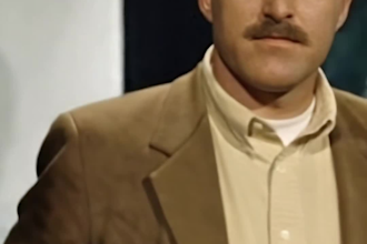 make an ai aging transition video from photo
